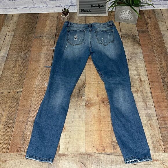 KanCan High Rise Destructed Boyfriend Jean
Size 29 - Picture 3 of 9